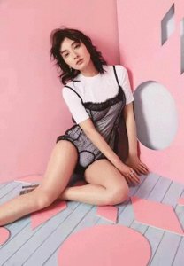 ​吴昕直播间突然涌入大量外国网友显应变能力，但身材更棒你知道吗