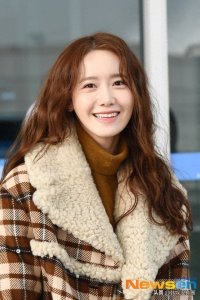 ​行走的人偶！少女时代林允儿飞往澳门，机场中的美貌引关注