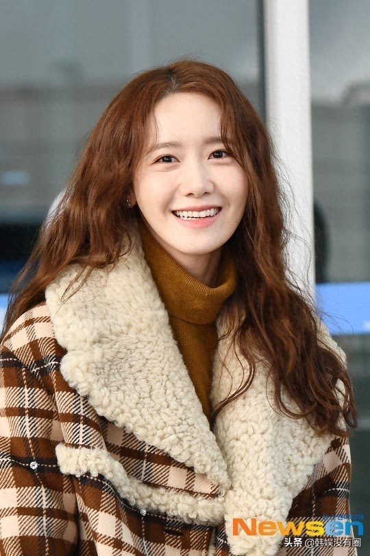 行走的人偶!少女时代林允儿飞往澳门,机场中的美貌引关注