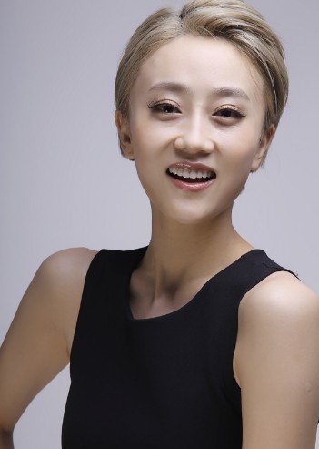 翟星月80后美女演员，一种朴实无华的感觉，独特搞笑令人过目难忘