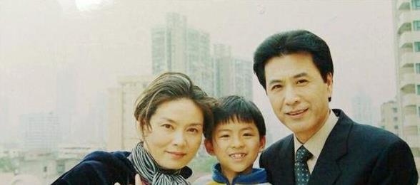 潘虹丈夫，刘晓庆近照(潘虹刘晓庆的真实年龄)