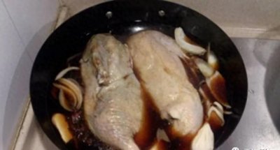 ​男子自述三年做鸭生涯，期间痛哭数次：富婆玩得太狠了