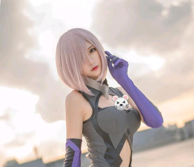 腐团儿早期cos照曝光，可甜可咸，网友：天仙也不过如此