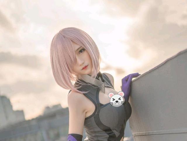 腐团儿早期cos照曝光，可甜可咸，网友：天仙也不过如此