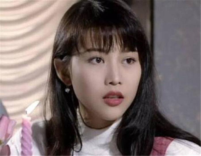 蔡少芬年轻时真美！长相打扮都迷人，难怪大刘曾为她办百万生日宴