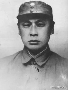 ​陈毅的原配肖菊英，19岁结婚20岁跳井殉情，这是为何？