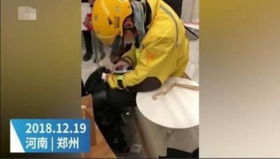 ​骑手排队订单取消却哭了 怎么回事？