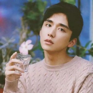 ​张新成头像+壁纸