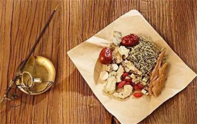 ​老年人如何使用中药防治新冠