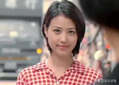 ​6位被捧成“老戏骨”的女星，个个演技平平，年龄大不等于老戏骨