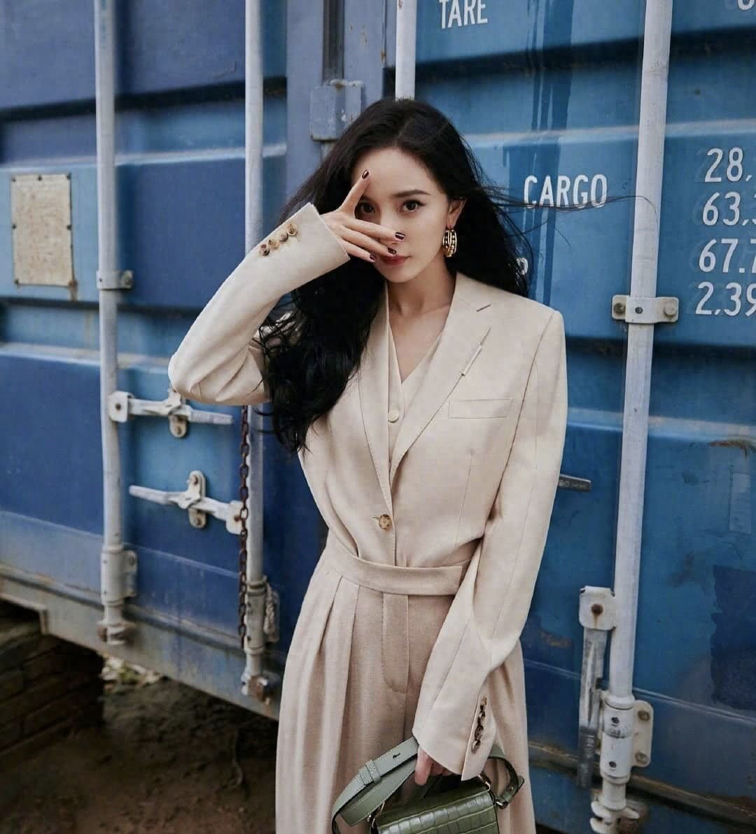 最新超高清手机壁纸 无水印,漂亮女神杨幂性感写真图片大全100张