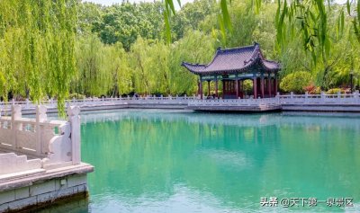 ​济南珍珠泉，风光旖旎，如梦如幻！