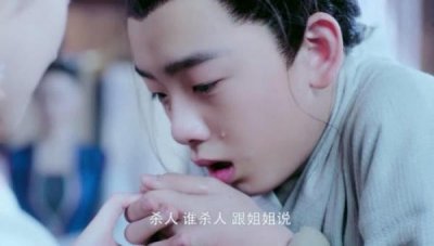 ​古剑奇谭的小韩云溪，现14岁成“长腿”男神，意外撞脸易烊千玺