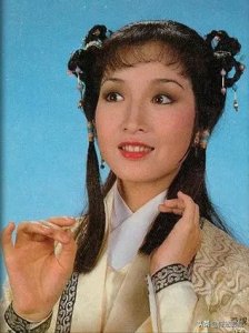 ​把6位演阿朱的女星颜值，放在一起看，差别就出来了