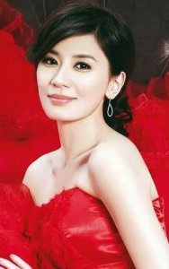 ​一组照片告诉你，贾静雯到底有多美？