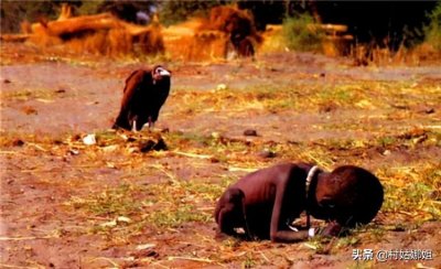 ​传遍世界的“秃鹫和女孩”照片，小女孩后来怎样了？摄像师更悲惨