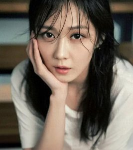 ​张娜拉自爆被潜规则高达300多次 连生理期也不放过