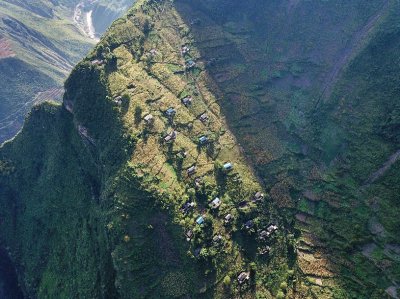 ​组照《四川凉山“悬崖村”的变迁》