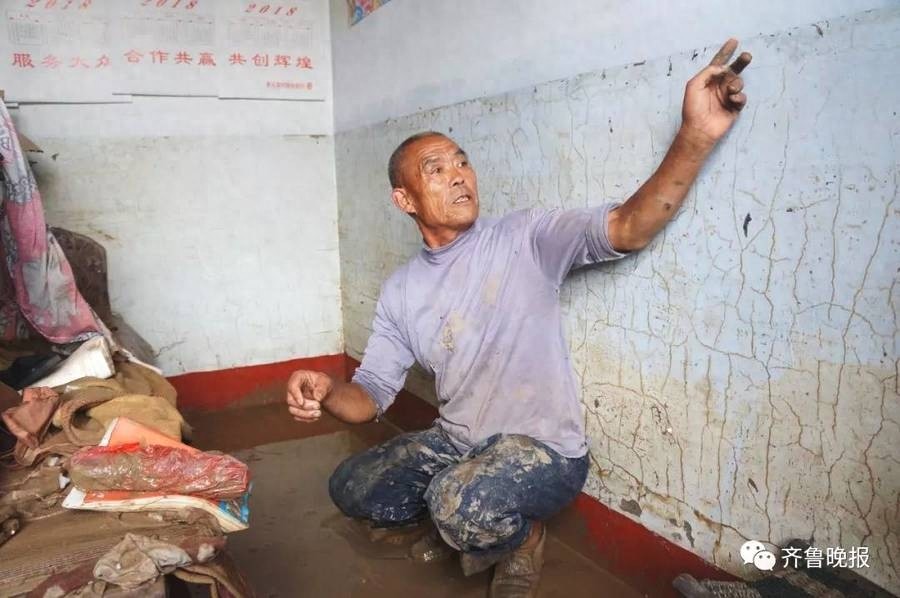 山东寿光遭遇罕见水灾：台风暴雨发威，河流水位猛涨淹没村庄