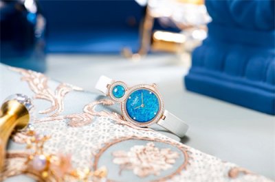 ​女生手表戴左手还是右手好？建议从这3个方面考虑，以免被人笑话