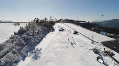 ​滑雪撒欢去！江南天池滑雪场正式开放