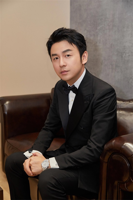 演员雷佳音，老婆是吵架吵来的，和岳母处得像姐弟