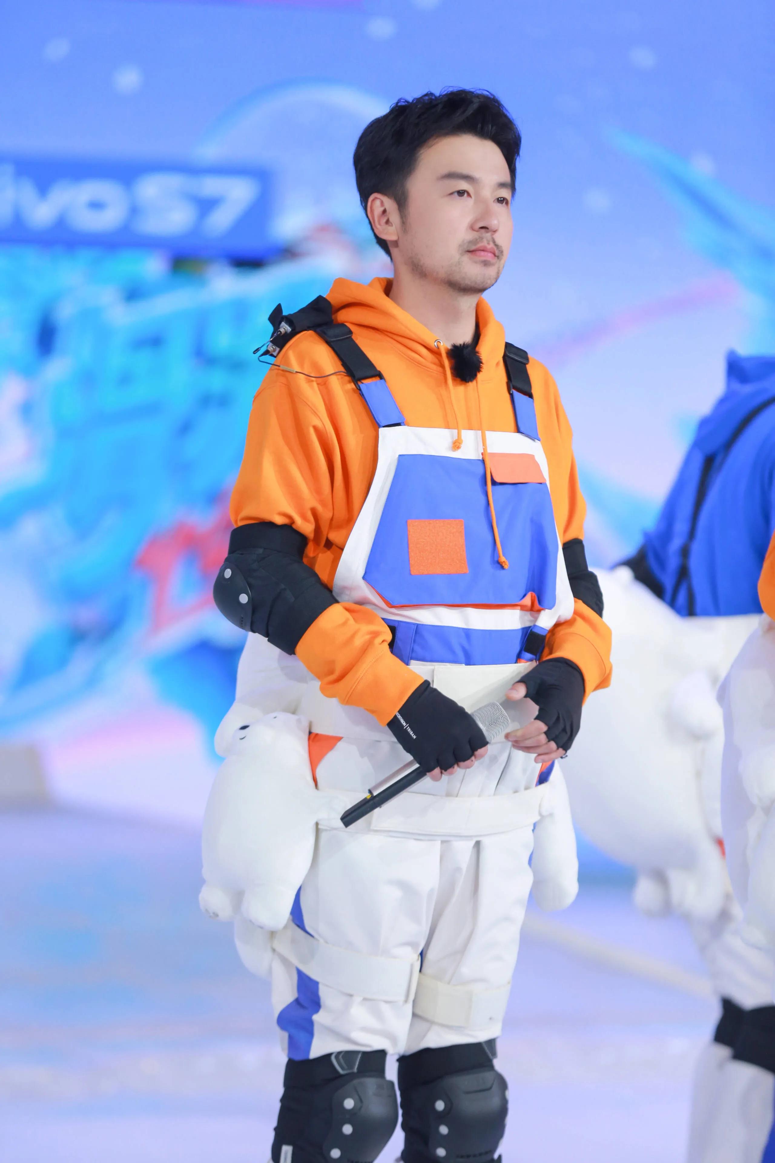 演员雷佳音，老婆是吵架吵来的，和岳母处得像姐弟