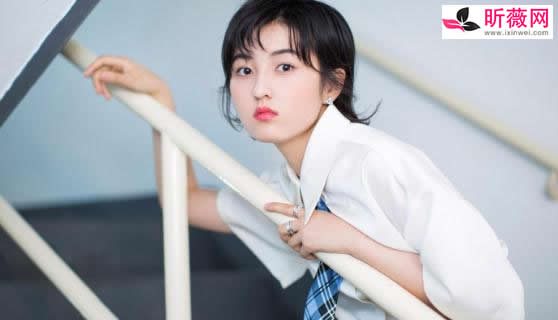 张子枫个人资料及作品，张子枫家境是富二代吗？