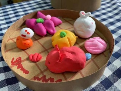 ​杭州小朋友创作的陶艺作品让人感动，为天上的星星找个家，取名“星星的故乡”