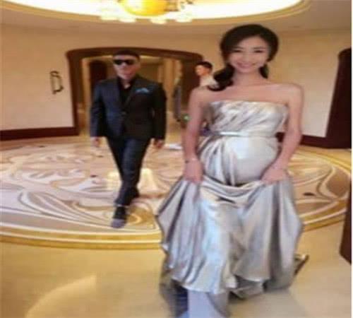 48岁孙红雷老婆近照曝光,33岁娇美妻为高材生,让人艳羡