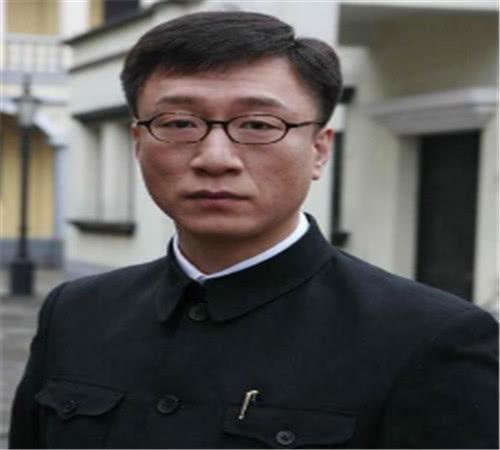 48岁孙红雷老婆近照曝光,33岁娇美妻为高材生,让人艳羡