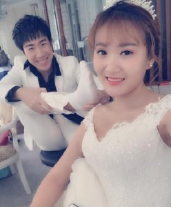 ​LOL骚男弟弟和七七是怎么认识的 两人的故事真的超甜的