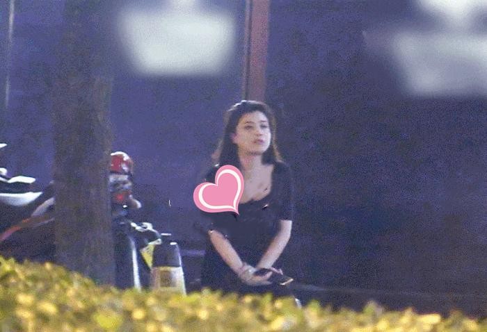 刘翔前妻深夜K歌买醉（刘翔前妻独坐街头落寞不堪）