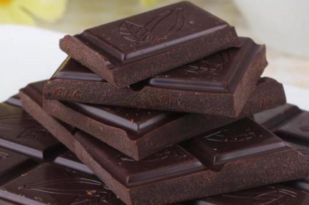 巧克力是用什么做出来的 巧克力是发物吗