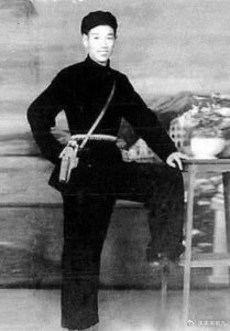 ​炮火雄风下的奇迹：李二喜如何击毙名将阿部规秀