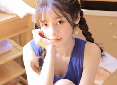 ​女生暗恋一个人的表现，你中了吗？