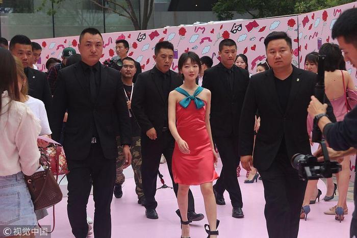 易烊千玺献荧屏初吻, 心疼少年的你