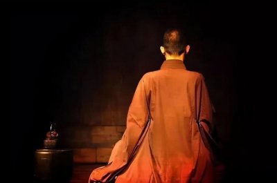 ​清朝情僧仓央嘉措，24岁死在去北京的路上，原因与2个女人有关