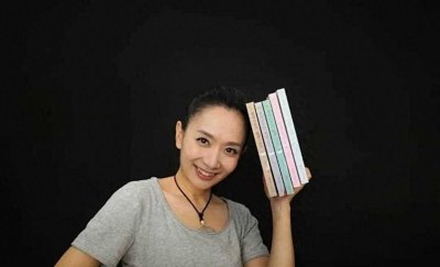 ​主持人王芳：嫁给大15岁的教授，为婚姻做的一切牺牲都不后悔