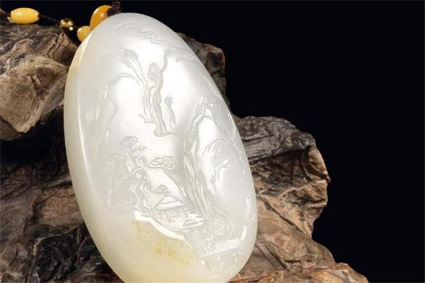 为什么和田玉会越戴越黄 和田玉变黄了怎么办