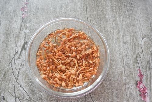 炖鸡怎么炖好吃，黄芪炖鸡汤怎么炖好吃？图13