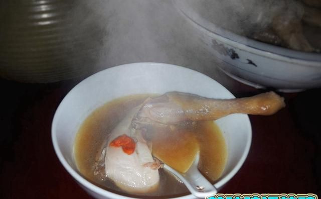 炖鸡怎么炖好吃，黄芪炖鸡汤怎么炖好吃？图5
