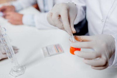 ​尿毒症是怎么引起的 原因有哪些n“尿毒症”是如何引起的？归根到底，还是这3