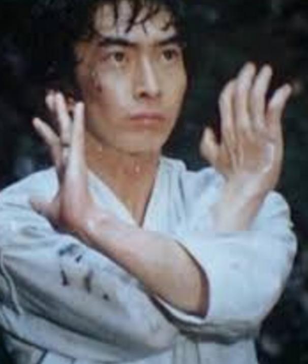 奥特曼历代人间体变身特写，最帅的是这位！