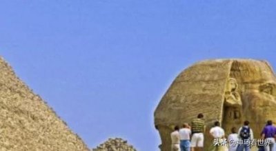 ​为什么埃及的金字塔不能乱爬，一位外国游客爬上顶后，真相浮出