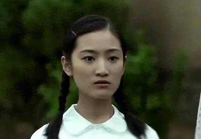 ​13岁就考上了上戏，今却因整容无戏可拍，黄诗佳诠释了整容的可