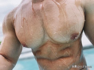 ​5个胸部训练动作，打造饱满的D杯胸肌！