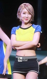 ​金发芭比朴草娥