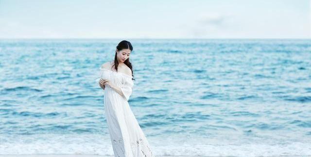 去海边还不会拍照吗?学会这十种拍照姿势,让你拍出大片的感觉