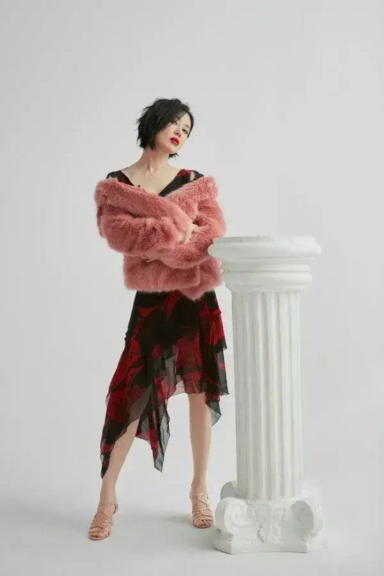 余男:优雅帅气展现画报风写真合集